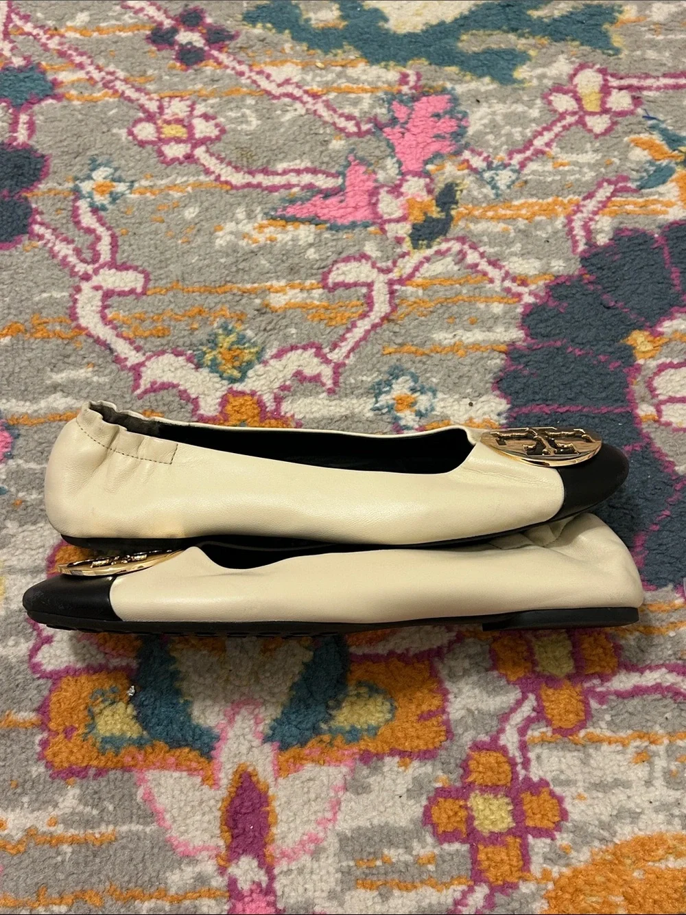 Tory Burch Claire Cap Top Leather Ballet Flats in New Cream/Black Size 9 Neutral